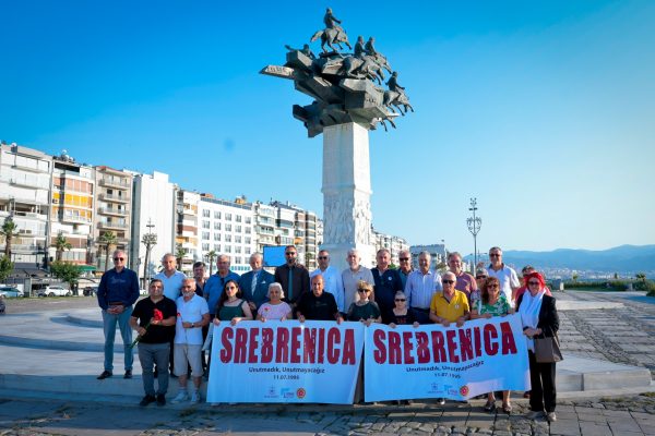 Konak’ta Srebrenitsa yası: “Unutmadık, unutmayacağız”