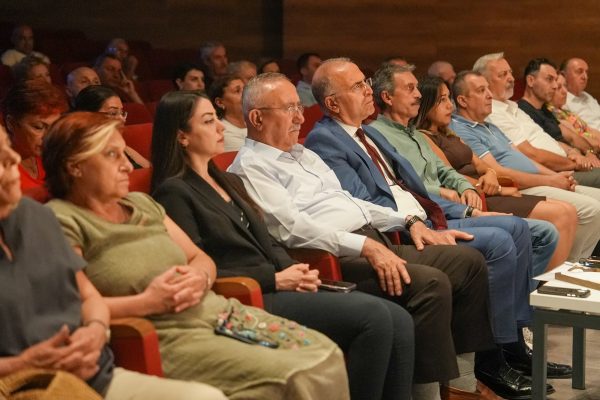 Başkan Ünal Işık: “Madımak Katliamı’nı yapanları ve onları koruyanları  lanetliyorum”Madımak’ta katledilen aydınlar Gaziemir’de anıldı