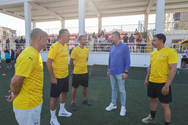 Profesyonel futbolculardan Bucalı genç yeteneklere futbol dersi