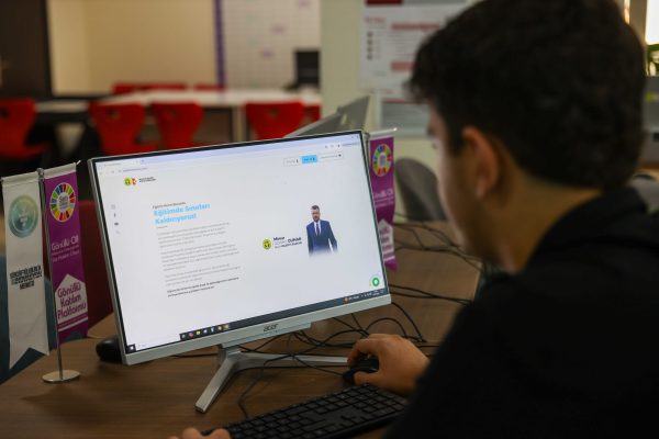 Bucalı öğrenciler başarıya Dijital Dershane ile ulaşıyor