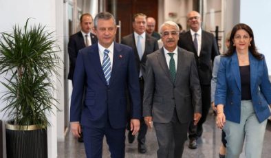 DEM Parti heyeti CHP lideri Özel’le görüşüyor
