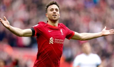 Liverpool’un yıldız futbolcusu Diogo Jota trafik kazasında yaşamını yitirdi