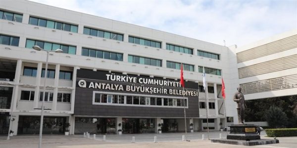 Antalya Büyükşehir Belediyesi’ne operasyon: 3 kişi gözaltına alındı