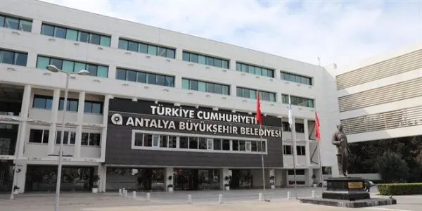 Antalya Büyükşehir Belediyesi’ne operasyon: 3 kişi gözaltına alındı