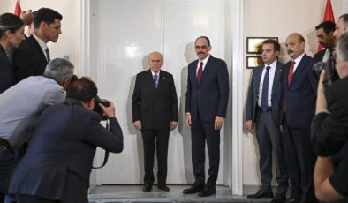 İbrahim Kalın’dan Bahçeli’ye ziyaret: Görüşme sona erdi