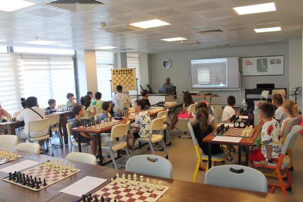  Efes Selçuk’ta Yaz Okulu Kurslarına Yoğun İlgi