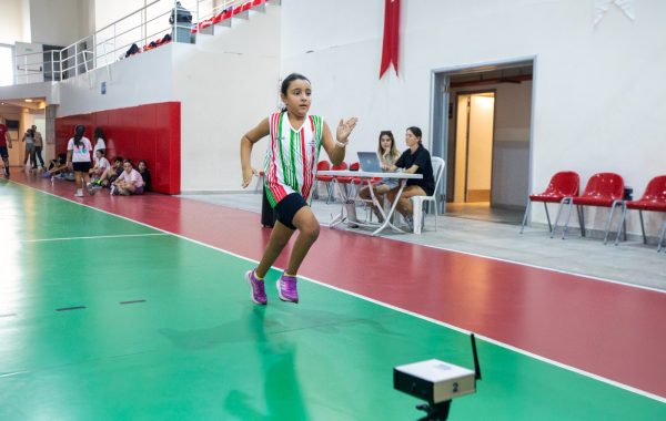 Karşıyaka’da örnek hizmet: Sportif yetenekler keşfediliyor