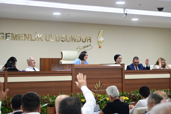 Karabağlar Belediyesinden Eğitime Güçlü Destek