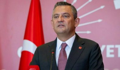 Özgür Özel’den Deprem Açıklaması: Belediye Ekiplerimiz Sahada