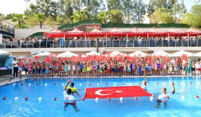 Çiğli Belediyesi’nden yüzme şenliği ve madalya töreni
