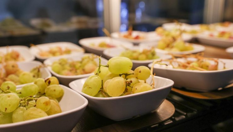 Buca’da toprakta başlayan yolculuk halkın sofrasında son buluyor