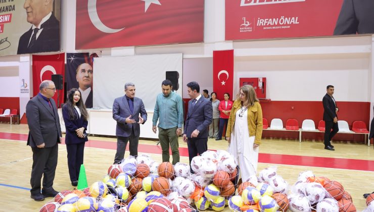 Bayraklı’daki Okullara Spor Malzemesi Desteği