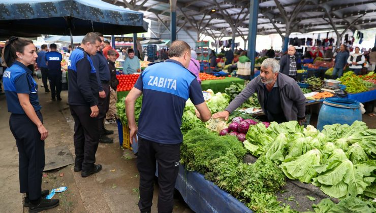 Buca’da zabıta ekipleri denetim için sahada