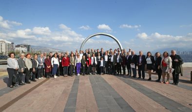 İzmir Kent Konseyleri Birliği, Karşıyaka’da ‘dayanışma’ için buluştu