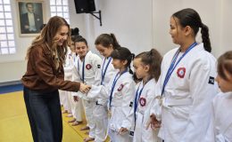 Geleceğin judocuları Konak’ta yetişiyor: Sarı kuşaklar Başkan Mutlu’dan