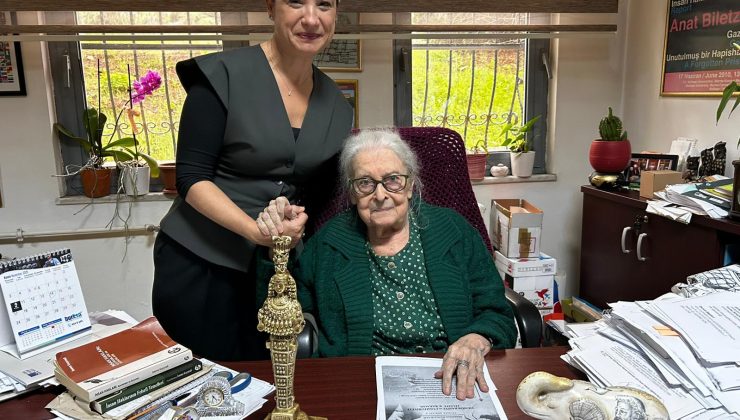 Efes Selçuk Belediyesi’nden Prof. Dr. İoanna Kuçuradi’ye Onur Ödülü