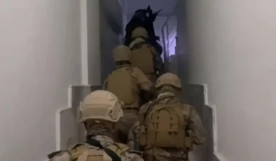 İzmir’de FETÖ operasyonu: 9 şüpheli gözaltında!