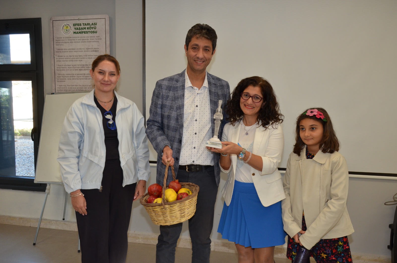 ÜRETİCİ PAZARINDA GERİ DÖNÜŞÜM HAFTASI