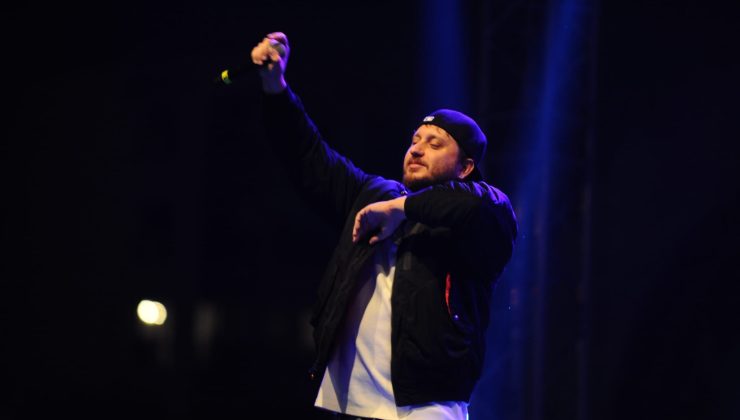 Karşıyaka Yeni Yıl Festivali’nde Anıl Piyancı coşkusu!