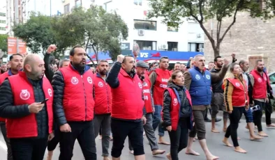 İzmir’de İşçiler Çıplak Ayakla Eylem Yaptı!
