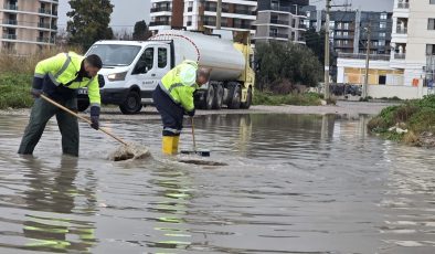 Çiğli Belediyesi Fırtına ve Sağanağa Karşı Seferber Oldu