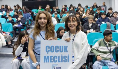 Konak’ın Çocuk Meclisi’nde seçim heyecanı