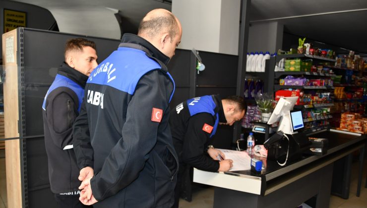TORBALI ZABITASI’NDAN HALK SAĞLIĞINI TEHDİT EDEN MARKETLERE MÜHÜR