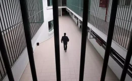 İzmir’de Cezaevi Saldırısında İki Memur Yaralandı