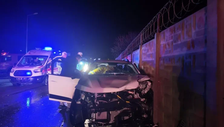 Foça’da Feci Kaza: 6 Yaralı, 2’si Ağır!