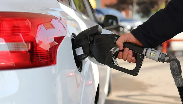 Motorine zam geldi: Fiyatlar, pompaya yansıdı