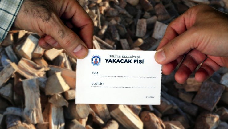 Efes Selçuk Belediyesi’nden sosyal desteğe ihtiyaç duyan ailelere yakacak fişi desteği