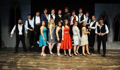 Karşıyaka Belediye Tiyatrosu’ndan iki yeni oyun