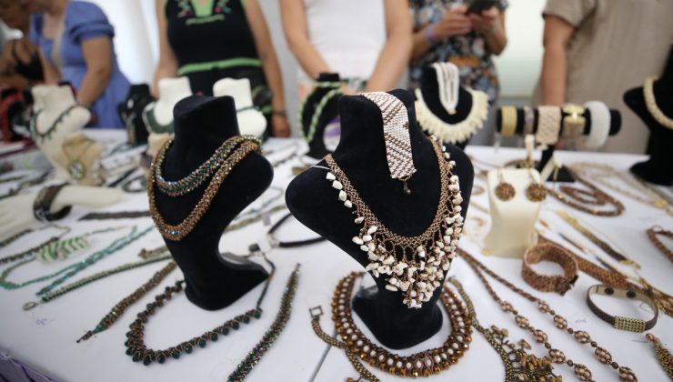 Karşıyaka’nın mahalle merkezlerinde eğitim ve üretim seferberliği