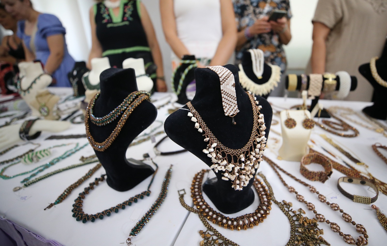 Karşıyaka’nın mahalle merkezlerinde eğitim ve üretim seferberliği