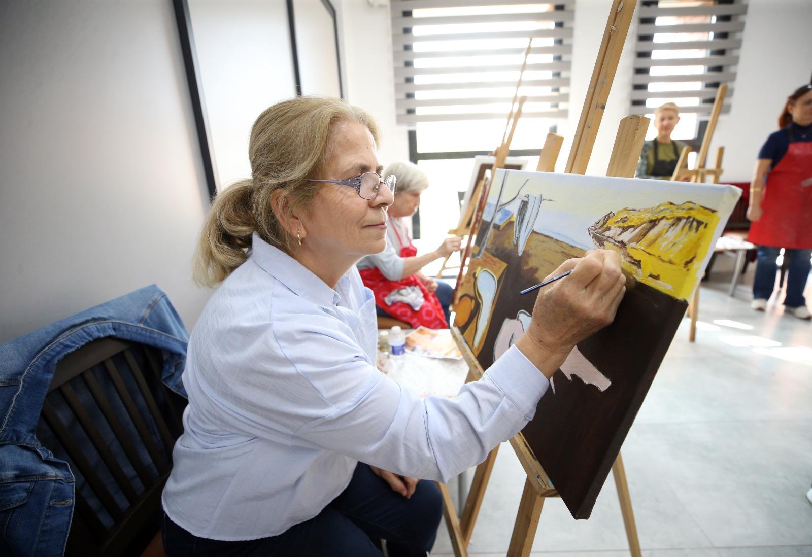 Karşıyaka’nın 3. Yaş Üniversitesi’nde 2. dönem başladı