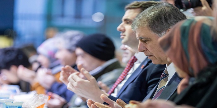 İzmir’de Ramazan Dayanışması İftar Sofralarında!