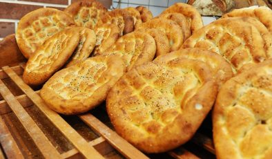 Karşıyaka’da “Askıda Pide” kampanyası başladı
