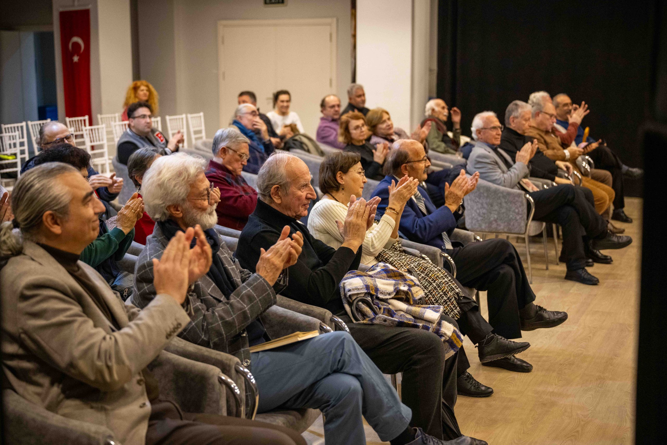 Karanlıktan aydınlığa bir yolculuk