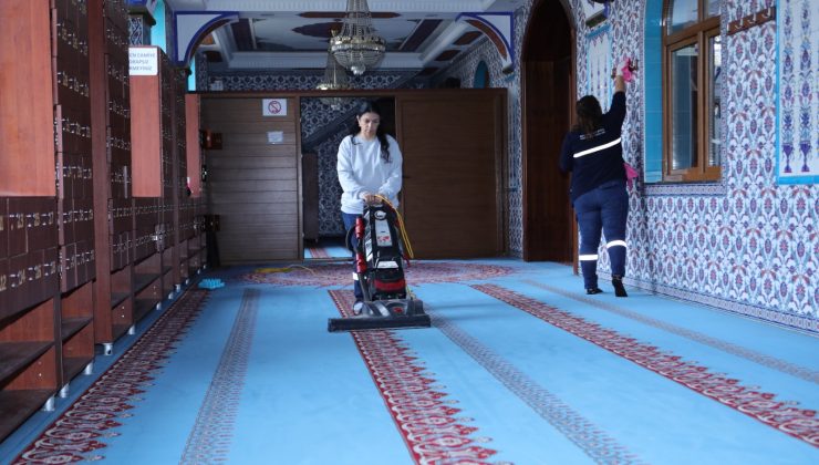 Bayraklı Ramazan’a Hazır