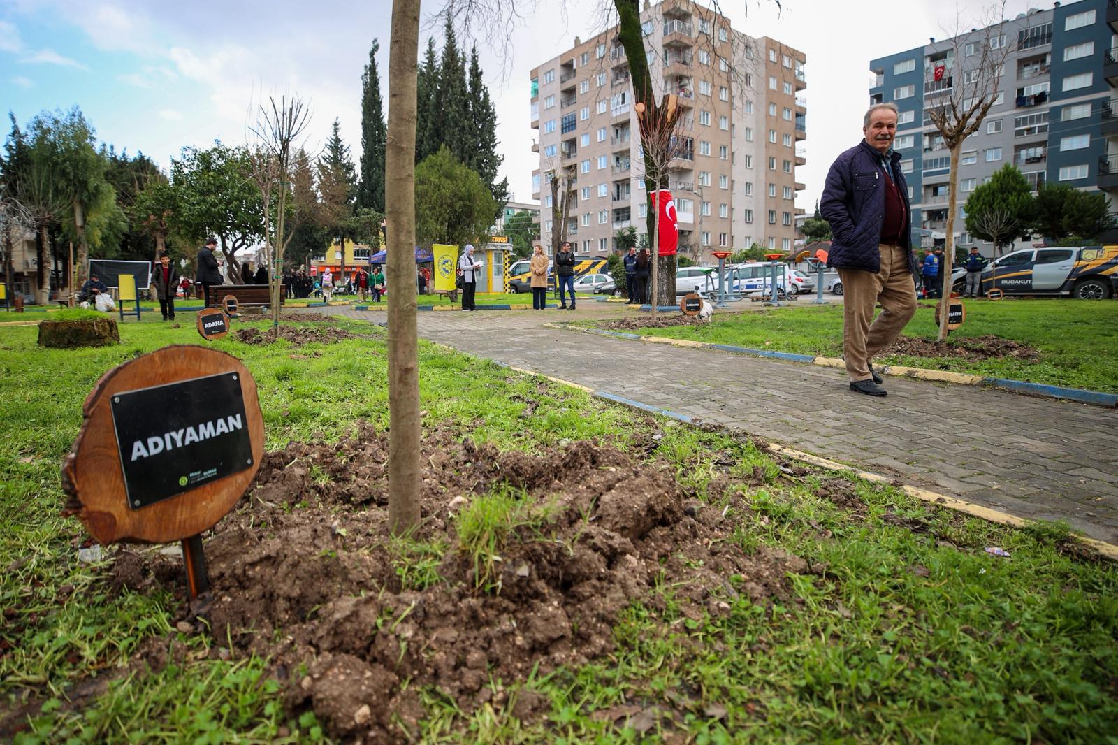 Buca’da 6 Şubat’ta kaybedilenler fidanlarla anıldı