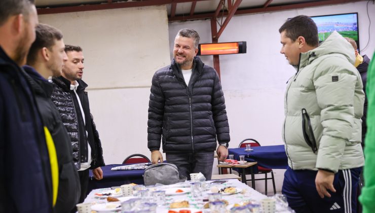 Başkan Görkem Duman Kozağaç’ta sahur sofrasında