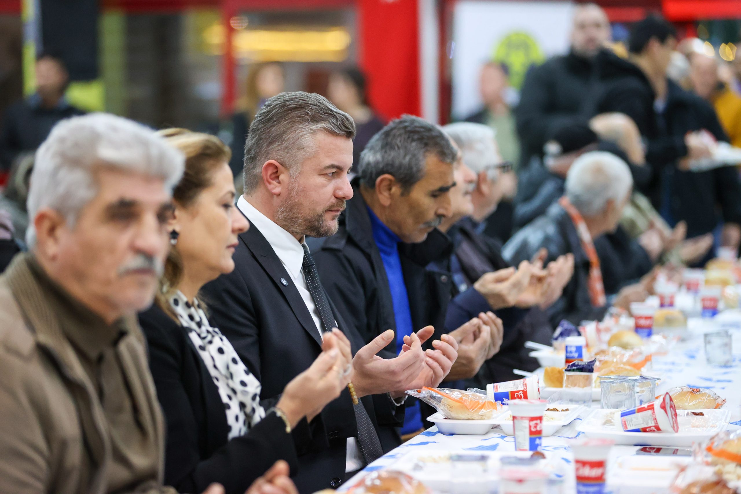 Başkan Görkem Duman Bucalılarla aynı sofrada buluştu