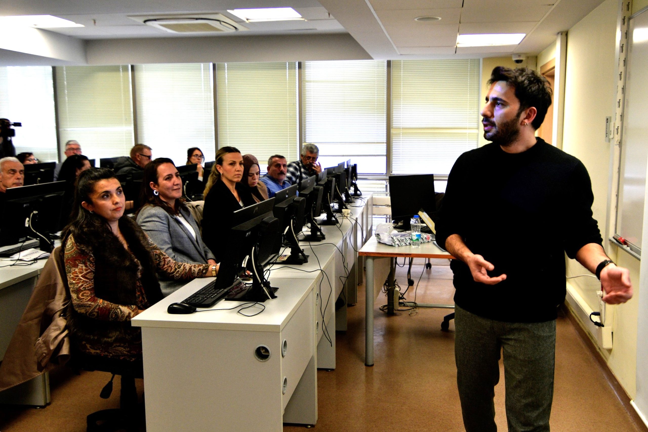 Bornova Muhtarlar Akademisi örnek oluyor