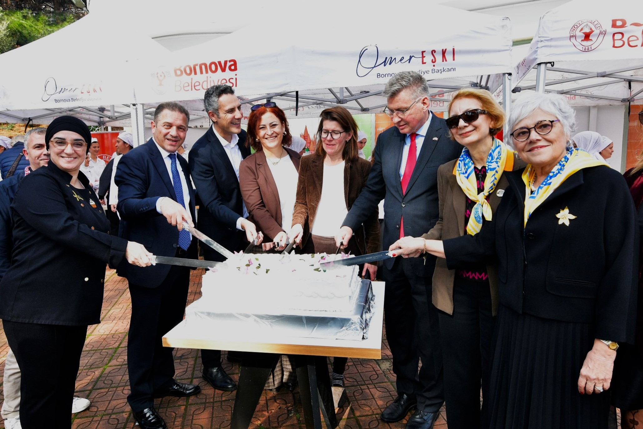 Çoğunluğu kadın 114 kursiyer meslek sahibi oldu