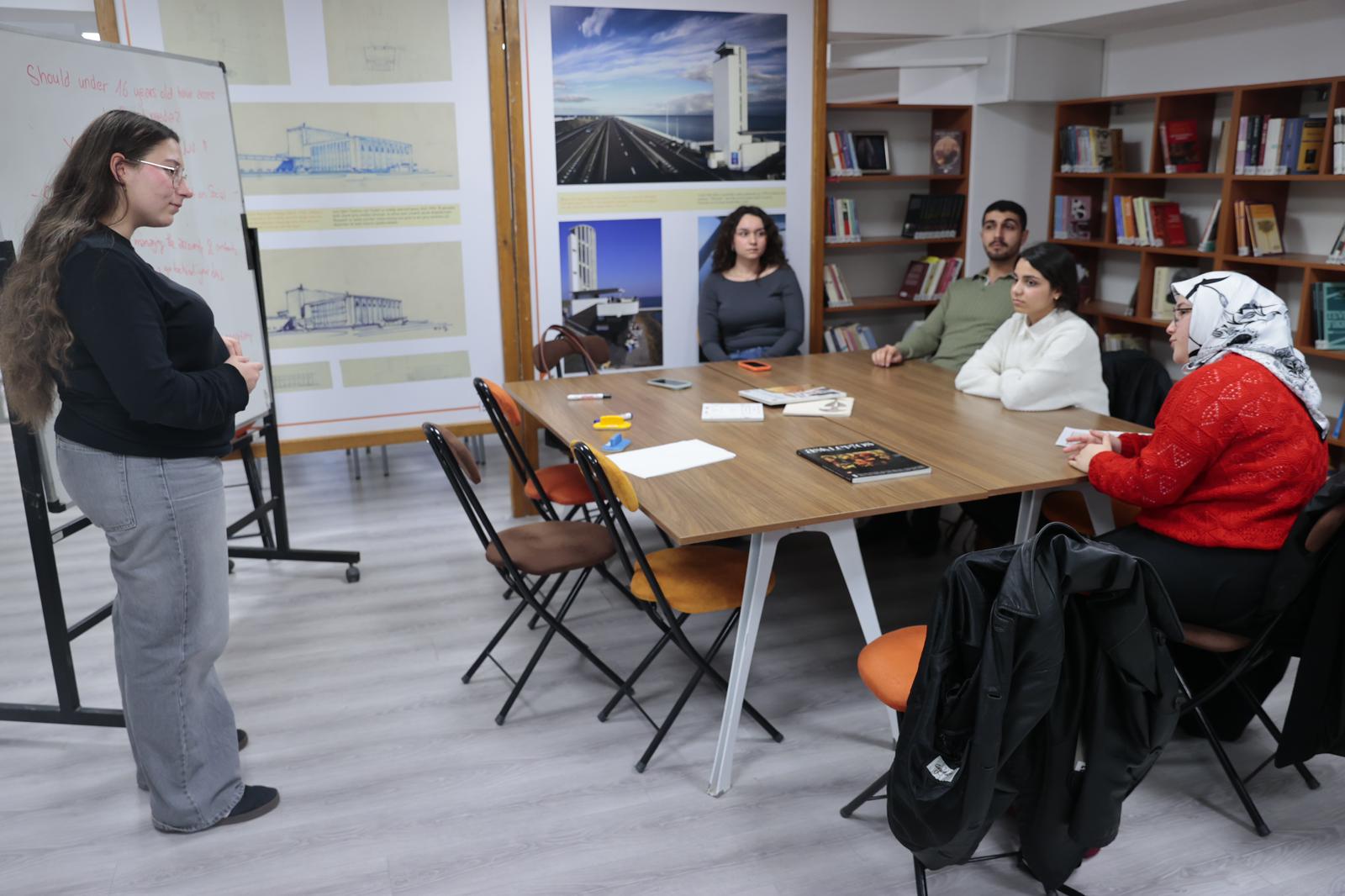 Gençliğin kalbi bu merkezde atıyor