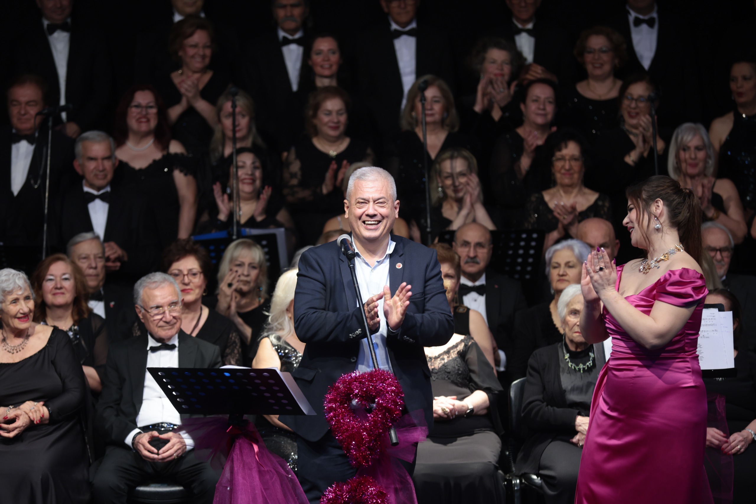 Konak’ta şarkılar sevgiyi anlattı