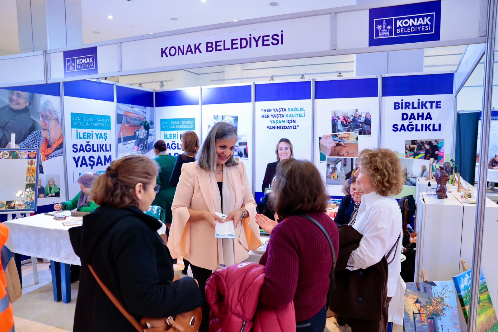 Sağlıklı Yaş Alma Fuarı’na Konak damgası