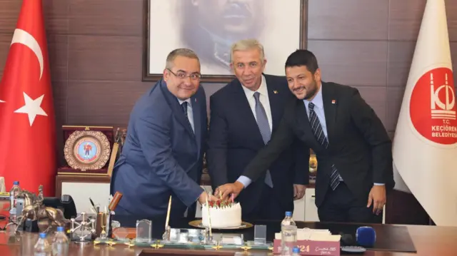 CHP’den İstifa Eden Özarslan, AKP’ye Geçiyor!