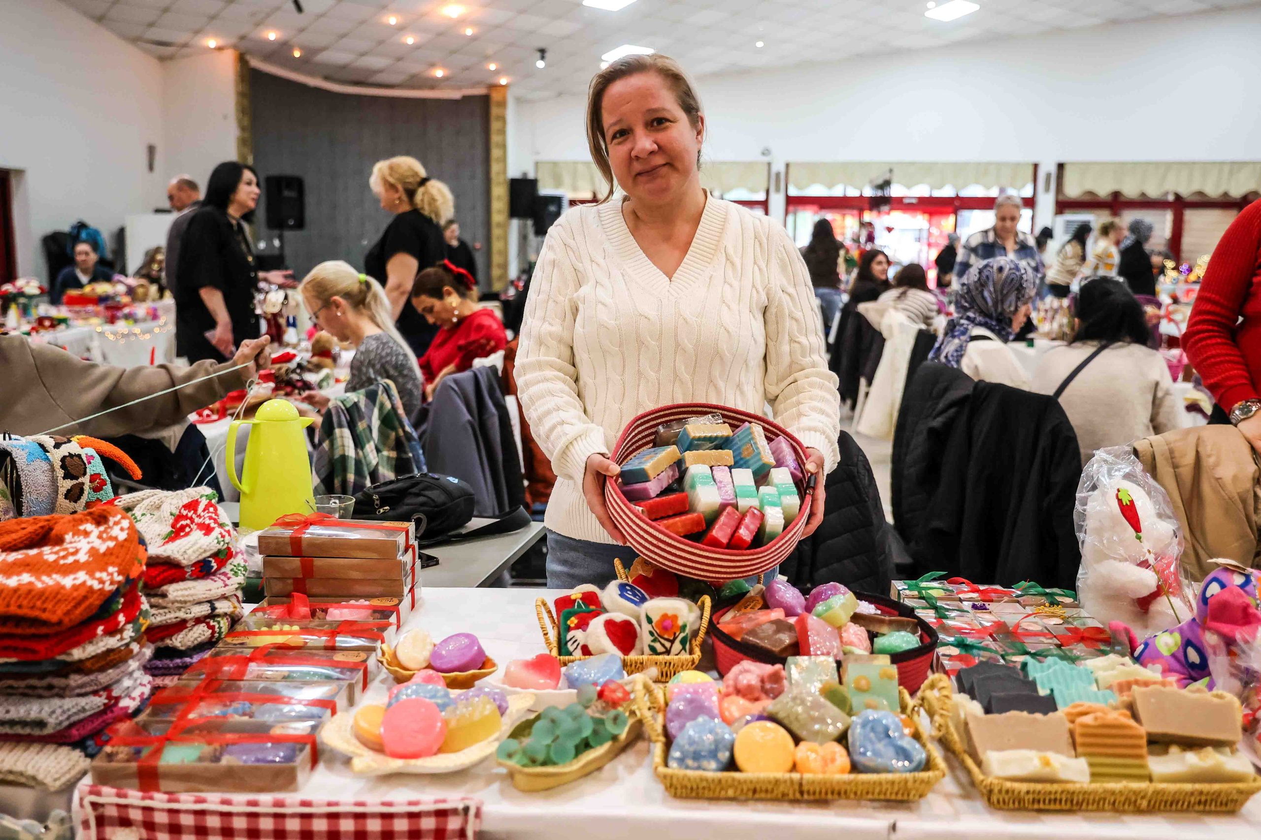 Buca Belediyesi Hediyelik Eşya Pazarı’na yoğun ilgi