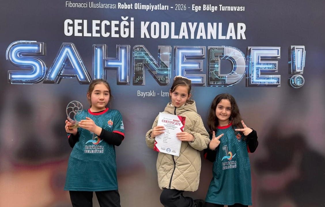 Bayraklı, Fibonacci Uluslararası Robot Olimpiyatları’na Ev Sahipliği Yaptı